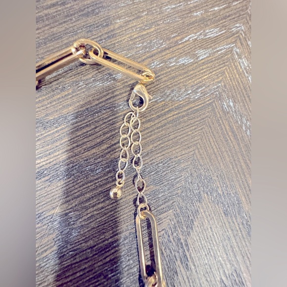 Petite Moments Paperclip and Pearl Gold tone Necklace. NWT. 18 inch - Picture 4 of 6